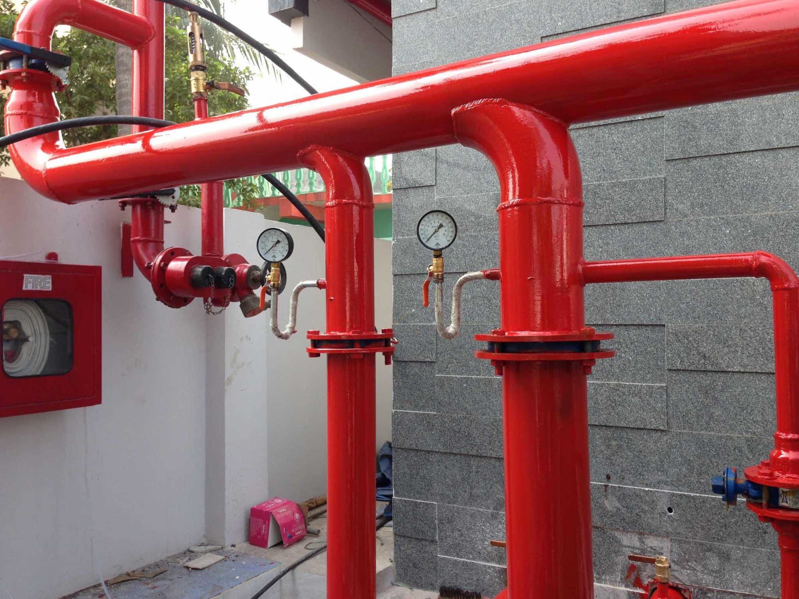 Противопожарный трубопровод. Fire Water System. Fire Fighting Water Supply Systems. Fire solution System installation. Fire Hydrant Globe.